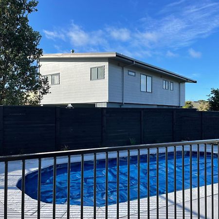 Ohope Villas With Spa,Sauna,Pool, Adults Only מראה חיצוני תמונה